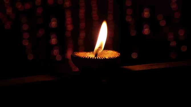 Lighting Lamps: ದೀಪ ದೇವರ ರೂಪ, ದೀಪ ಬೆಳಕುವುದರಿಂದಲೂ ಇದೆ ಅನೇಕ ಲಾಭ