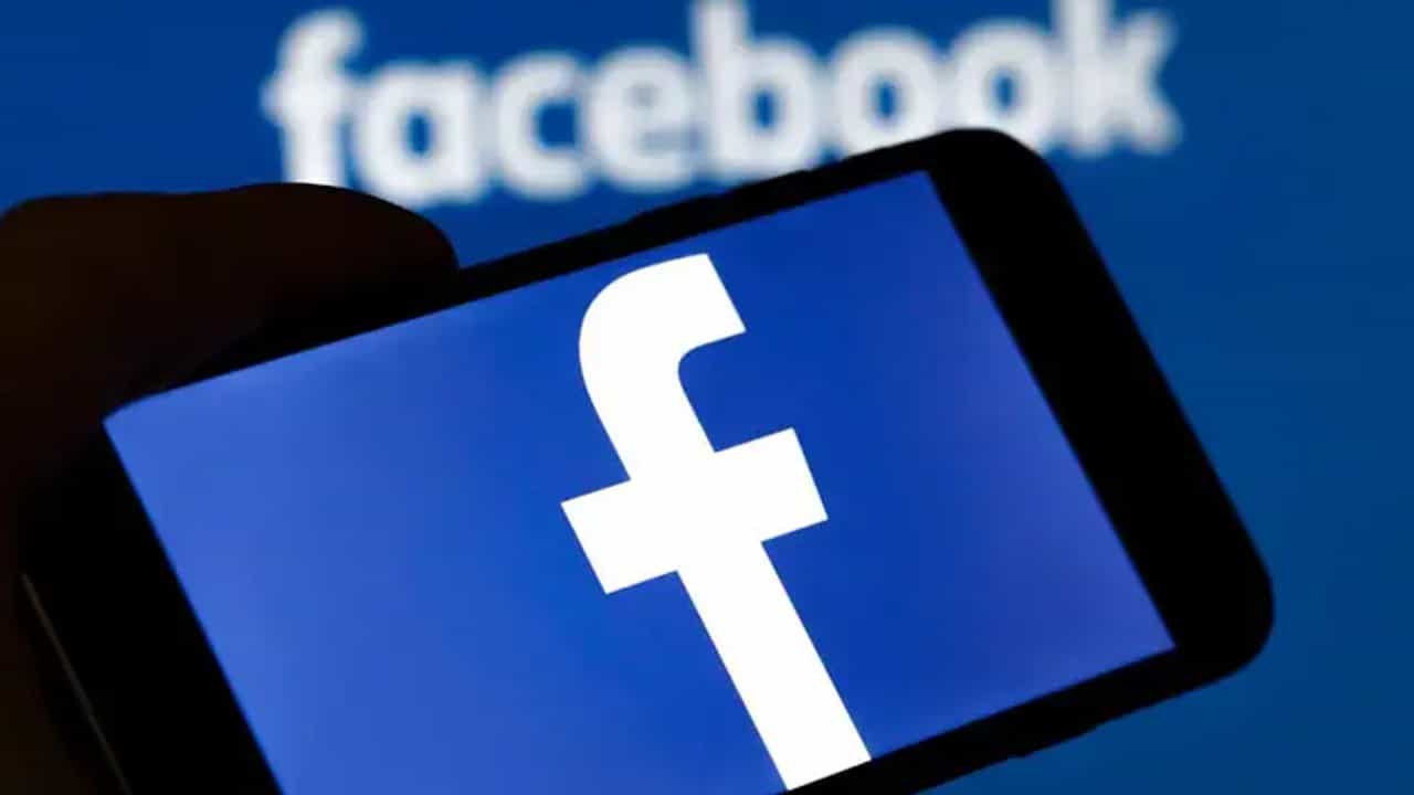 Facebook Reels: ಇನ್ನು ಫೇಸ್ಬುಕ್ನಲ್ಲೂ ರೀಲ್ಸ್ ಮಾಡಬಹುದು; ವಿಶೇಷ ಮಾಹಿತಿ ಹಂಚಿಕೊಂಡ ಮಾರ್ಕ್ ಝಕರ್ಬರ್ಗ್ Facebook Reels: ಇನ್ನು ಫೇಸ್ಬುಕ್ನಲ್ಲೂ ರೀಲ್ಸ್ ಮಾಡಬಹುದು; ವಿಶೇಷ ಮಾಹಿತಿ ಹಂಚಿಕೊಂಡ ಮಾರ್ಕ್ ಝಕರ್ಬರ್ಗ್