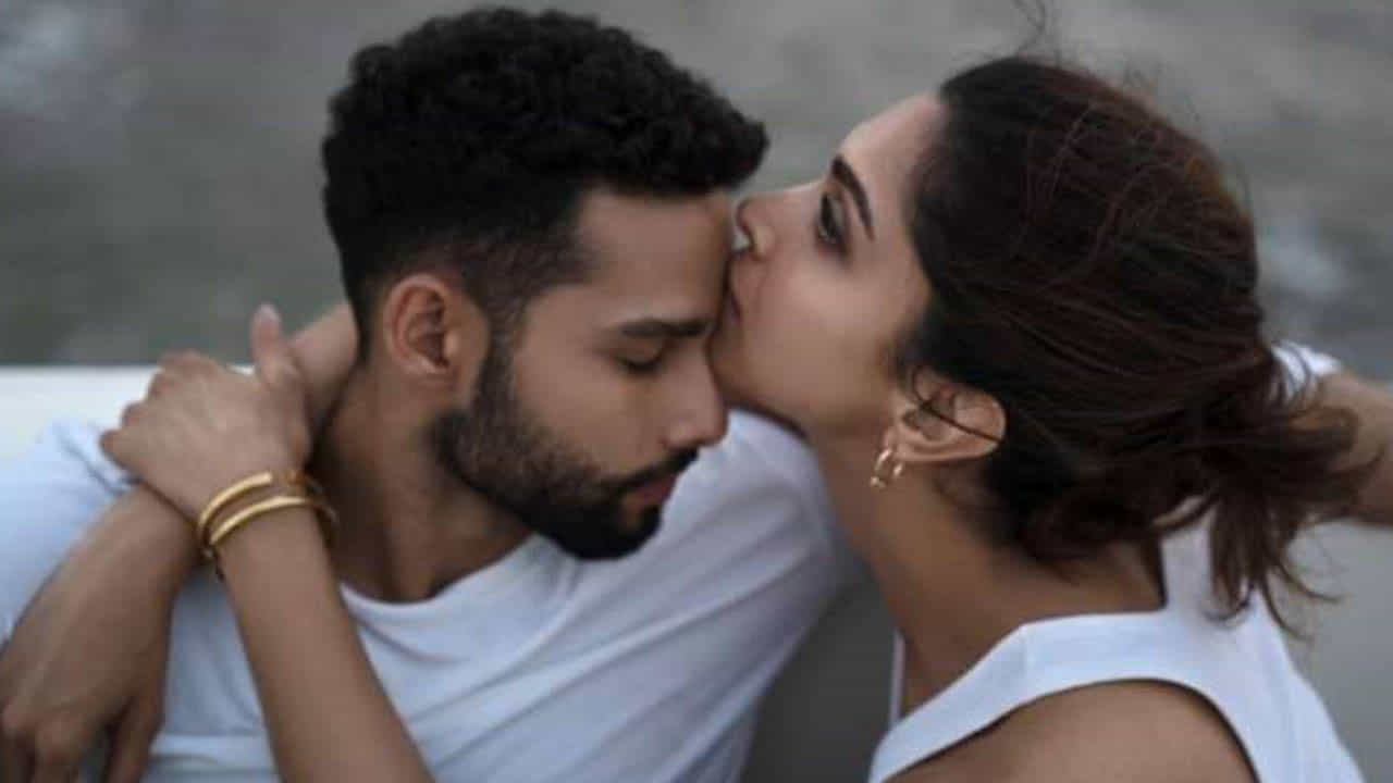 Gehraiyaan Movie Review: ‘ಗೆಹರಾಯಿಯಾ’ ಇದು ಕೇವಲ ಹಸಿಬಿಸಿ ದೃಶ್ಯಗಳ ಕಥೆಯಲ್ಲ.. Gehraiyaan Movie Review: ‘ಗೆಹರಾಯಿಯಾ’ ಇದು ಕೇವಲ ಹಸಿಬಿಸಿ ದೃಶ್ಯಗಳ ಕಥೆಯಲ್ಲ..