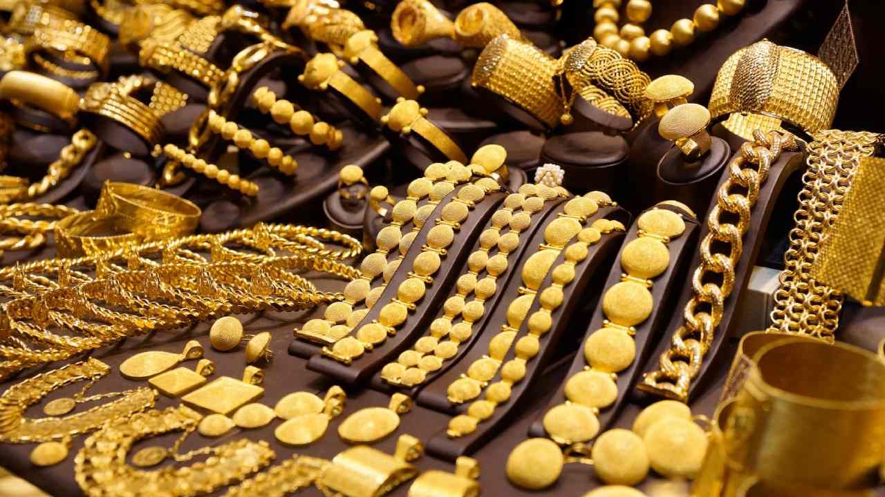 Gold and Silver Price: ಬೆಂಗಳೂರಿನಲ್ಲಿ ಚಿನ್ನದ ಬೆಲೆ ಸ್ಥಿರ; ವಿವಿಧ ನಗರಗಳಲ್ಲಿ ಚಿನ್ನ, ಬೆಳ್ಳಿ ದರ ಎಷ್ಟಿದೆ? ಇಲ್ಲಿದೆ ಮಾಹಿತಿ