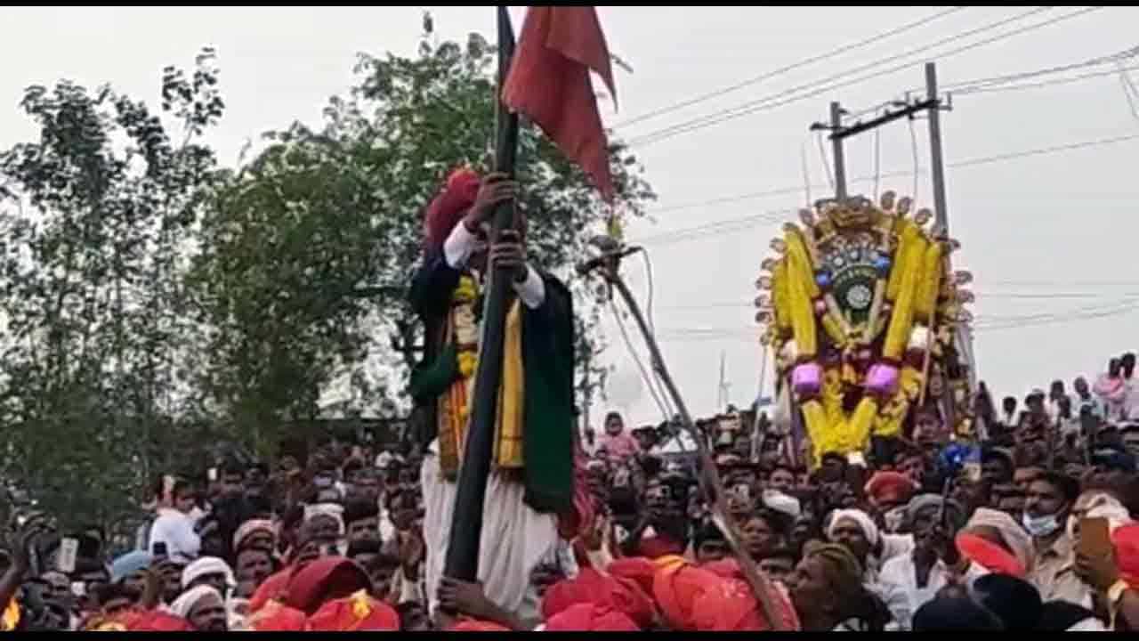 ಕರ್ನಾಟಕಕ್ಕೆ ಈ ವರ್ಷ ಸುಖವೇ: ಮೈಲಾರಲಿಂಗ ಕಾರಣಿಕ ನುಡಿಗೆ ಬಗೆಬಗೆ ವಿಶ್ಲೇಷಣೆ ಕರ್ನಾಟಕಕ್ಕೆ ಈ ವರ್ಷ ಸುಖವೇ: ಮೈಲಾರಲಿಂಗ ಕಾರಣಿಕ ನುಡಿಗೆ ಬಗೆಬಗೆ ವಿಶ್ಲೇಷಣೆ