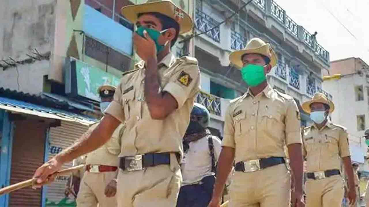 Opinion: ಕಾಲಕ್ಕೆ ತಕ್ಕಂತೆ ಬದಲಾಗಬೇಕಿದೆ ಪೊಲೀಸ್ ಇಲಾಖೆ: ಆಧುನೀಕರಣಕ್ಕೆ ಮೀನ-ಮೇಷ ಸಲ್ಲದು Opinion: ಕಾಲಕ್ಕೆ ತಕ್ಕಂತೆ ಬದಲಾಗಬೇಕಿದೆ ಪೊಲೀಸ್ ಇಲಾಖೆ: ಆಧುನೀಕರಣಕ್ಕೆ ಮೀನ-ಮೇಷ ಸಲ್ಲದು