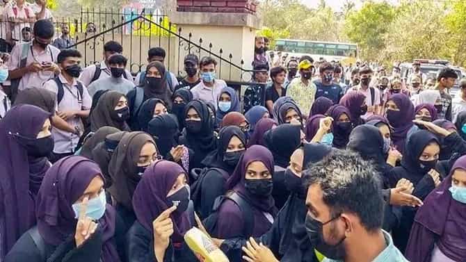 Hijab Row: ‘ಹಿಜಾಬ್ ವಿವಾದದ ಕುರಿತು ವಿದೇಶಗಳ ಪ್ರೇರೇಪಿತ ಹೇಳಿಕೆಗಳನ್ನು ಸ್ವಾಗತಿಸುವುದಿಲ್ಲ’- ವಿದೇಶಾಂಗ ಸಚಿವಾಲಯ