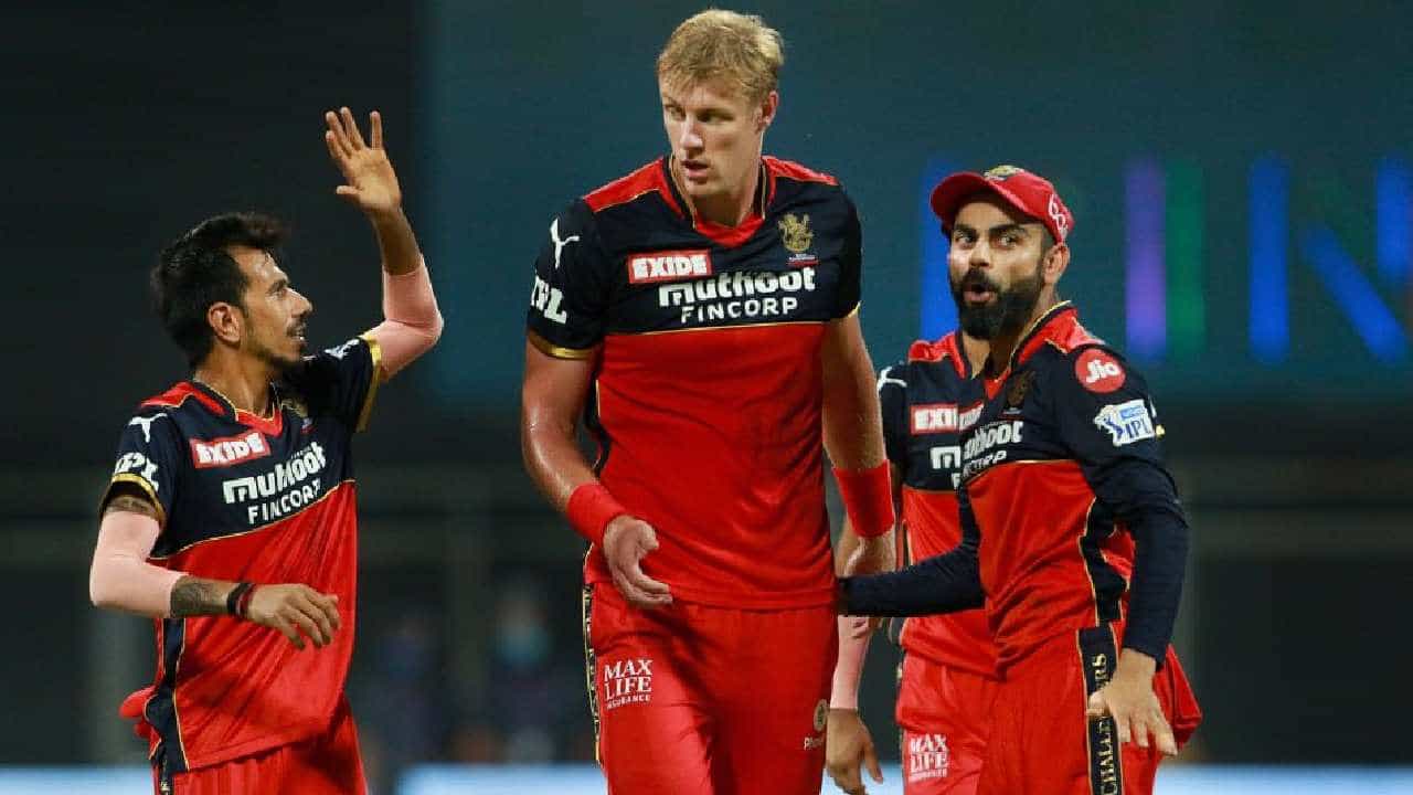 IPL 2022: ಅಭಿಮಾನಿಗಳಿಗೆ ಬಿಗ್ ಶಾಕ್: ಐಪಿಎಲ್ನಿಂದ ಹಿಂದೆ ಸರಿದ ಮಾಜಿ RCB ಬೌಲರ್ IPL 2022: ಅಭಿಮಾನಿಗಳಿಗೆ ಬಿಗ್ ಶಾಕ್: ಐಪಿಎಲ್ನಿಂದ ಹಿಂದೆ ಸರಿದ ಮಾಜಿ RCB ಬೌಲರ್