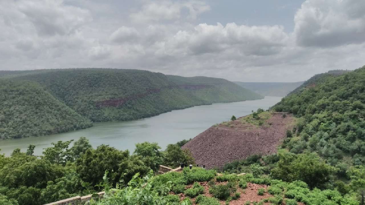 ದಕ್ಷಿಣ ಭಾರತದಲ್ಲಿ ನದಿ ಜೋಡಣೆ; ರಾಜಕೀಯ ಬಿಕ್ಕಟ್ಟು, ಪರಿಸರ ಕಾಳಜಿಯಿಂದ ಯೋಜನೆ ಜಾರಿ ಸುಲಭವೇನಲ್ಲ ದಕ್ಷಿಣ ಭಾರತದಲ್ಲಿ ನದಿ ಜೋಡಣೆ; ರಾಜಕೀಯ ಬಿಕ್ಕಟ್ಟು, ಪರಿಸರ ಕಾಳಜಿಯಿಂದ ಯೋಜನೆ ಜಾರಿ ಸುಲಭವೇನಲ್ಲ