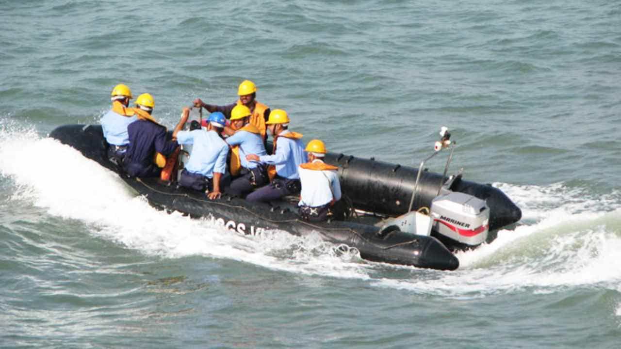 Indian Coast Guard Recruitment 2022: 81 ಸಾವಿರ ರೂ. ಸಂಬಳ: ಕೋಸ್ಟ್ ಗಾರ್ಡ್ ಹುದ್ದೆಗಳಿಗೆ ಅರ್ಜಿ ಆಹ್ವಾನ Indian Coast Guard Recruitment 2022: 81 ಸಾವಿರ ರೂ. ಸಂಬಳ: ಕೋಸ್ಟ್ ಗಾರ್ಡ್ ಹುದ್ದೆಗಳಿಗೆ ಅರ್ಜಿ ಆಹ್ವಾನ