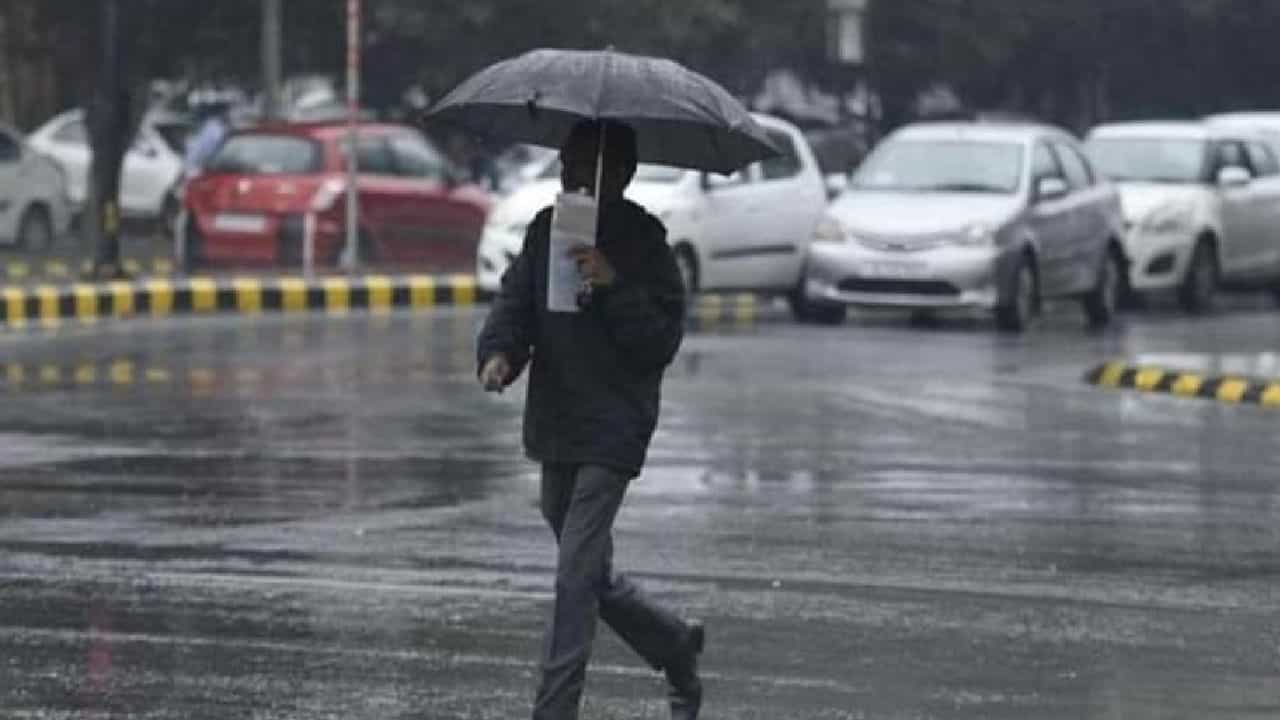 Weather Today: ಕರ್ನಾಟಕದಲ್ಲಿ ಚಳಿ ಕಡಿಮೆಯಾಗಿ ಸೆಖೆ ಶುರು; ಈ ರಾಜ್ಯಗಳಲ್ಲಿ ಗುಡುಗು ಸಹಿತ ವ್ಯಾಪಕ ಮಳೆ Weather Today: ಕರ್ನಾಟಕದಲ್ಲಿ ಚಳಿ ಕಡಿಮೆಯಾಗಿ ಸೆಖೆ ಶುರು; ಈ ರಾಜ್ಯಗಳಲ್ಲಿ ಗುಡುಗು ಸಹಿತ ವ್ಯಾಪಕ ಮಳೆ