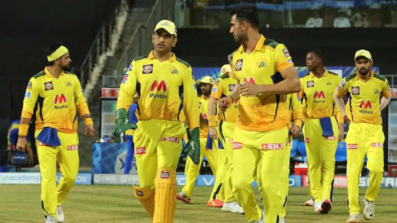 ಐಪಿಎಲ್ ಸೀಸನ್ 15 ಆರಂಭಕ್ಕೆ ಇನ್ನು ತಿಂಗಳು ಮಾತ್ರ ಉಳಿದಿವೆ. ಇದರ ಬೆನ್ನಲ್ಲೇ ಚೆನ್ನೈ ಸೂಪರ್ ಕಿಂಗ್ಸ್ ತಂಡದ ಸ್ಟಾರ್ ಆಟಗಾರ ಗಾಯಗೊಂಡಿರುವುದು ಸಿಎಸ್ಕೆ ತಂಡದ ಚಿಂತೆಯನ್ನು ಹೆಚ್ಚಿಸಿದೆ.