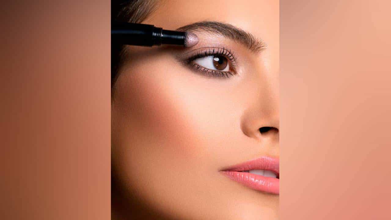 Beauty Tips: ಮೇಕಪ್ ಕಿಟ್ನಲ್ಲಿ ಈ ವಸ್ತುಗಳನ್ನು ಮರೆಯದೇ ಇರಿಸಿಕೊಳ್ಳಿ Beauty Tips: ಮೇಕಪ್ ಕಿಟ್ನಲ್ಲಿ ಈ ವಸ್ತುಗಳನ್ನು ಮರೆಯದೇ ಇರಿಸಿಕೊಳ್ಳಿ