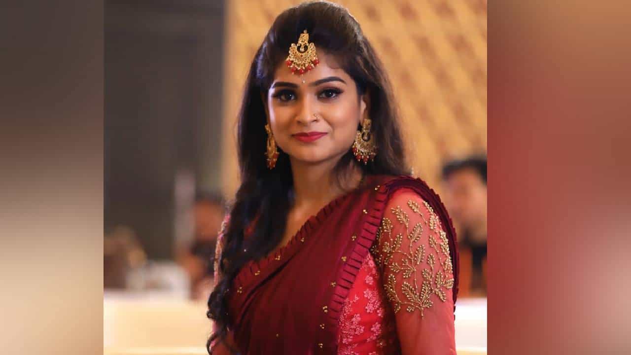ಮೂರು ಪೀಳಿಗೆಯ ಹೆಣ್ಣಿನ ಪಾತ್ರದಲ್ಲಿ ಕಾಣಿಸಿಕೊಳ್ಳುತ್ತಿದ್ದೇನೆ: 'ದಾಸ ಪುರಂದರ'ದ ವಿಲನ್ ಪಾತ್ರದಾರಿ ಲಾವಣ್ಯ ಸಂದರ್ಶನ ಮೂರು ಪೀಳಿಗೆಯ ಹೆಣ್ಣಿನ ಪಾತ್ರದಲ್ಲಿ ಕಾಣಿಸಿಕೊಳ್ಳುತ್ತಿದ್ದೇನೆ: 'ದಾಸ ಪುರಂದರ'ದ ವಿಲನ್ ಪಾತ್ರದಾರಿ ಲಾವಣ್ಯ ಸಂದರ್ಶನ