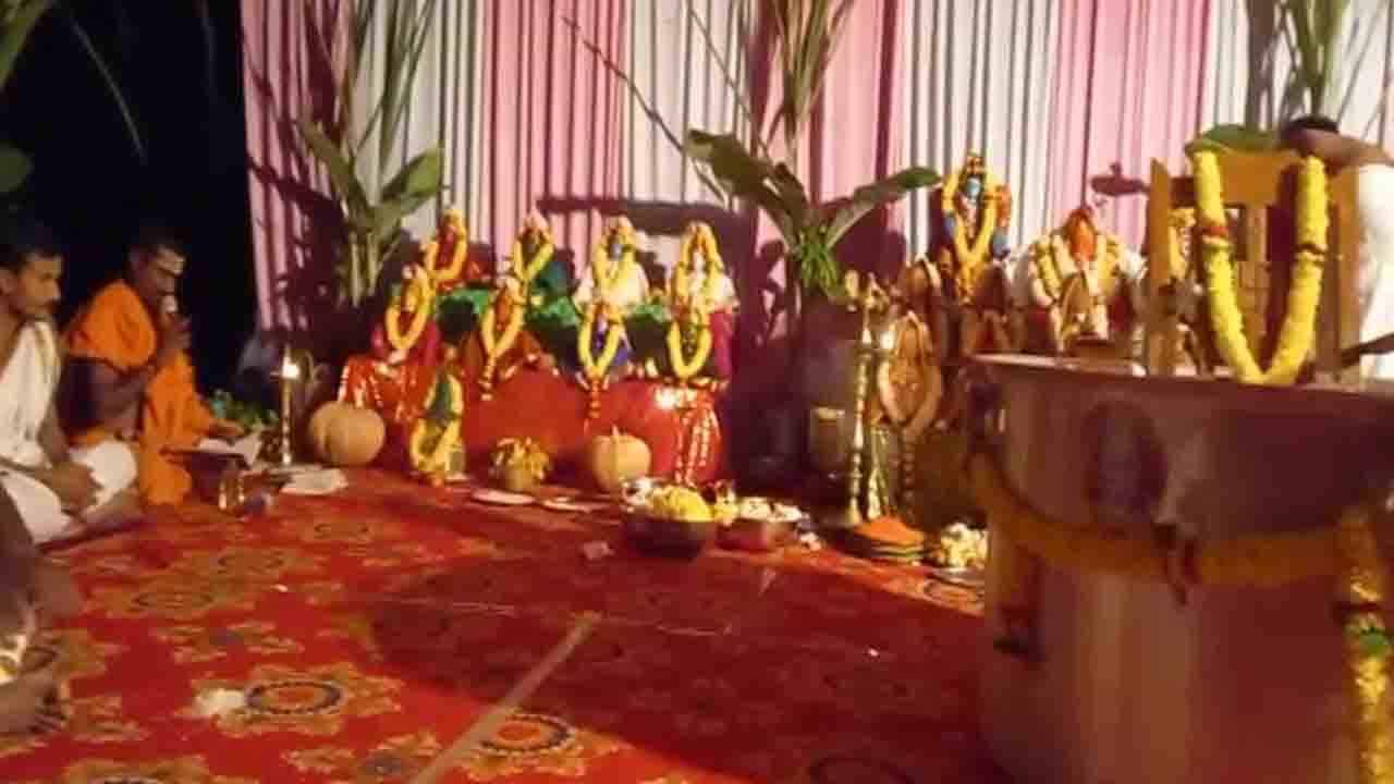 ವೀರಶೈವ ಲಿಂಗಾಯತ ಪಂಚಮಸಾಲಿ 3ನೇ ಪೀಠ ಅಸ್ತಿತ್ವಕ್ಕೆ; ಬಬಲೇಶ್ವರದ ಮಹಾದೇವ ಶಿವಾಚಾರ್ಯ ಸ್ವಾಮೀಜಿ ಪೀಠಾರೋಹಣ ವೀರಶೈವ ಲಿಂಗಾಯತ ಪಂಚಮಸಾಲಿ 3ನೇ ಪೀಠ ಅಸ್ತಿತ್ವಕ್ಕೆ; ಬಬಲೇಶ್ವರದ ಮಹಾದೇವ ಶಿವಾಚಾರ್ಯ ಸ್ವಾಮೀಜಿ ಪೀಠಾರೋಹಣ