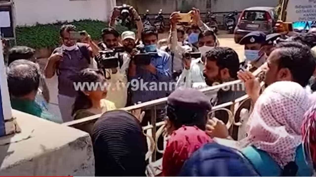 ಅಸಂವಿಧಾನಿಕ ಹಿಜಾಬ್ ತೀರ್ಪಿಗೆ ಅಸಮ್ಮತಿ: ಕ್ಯಾಂಪಸ್ ಫ್ರಂಟ್ ಅಫ್ ಇಂಡಿಯಾ