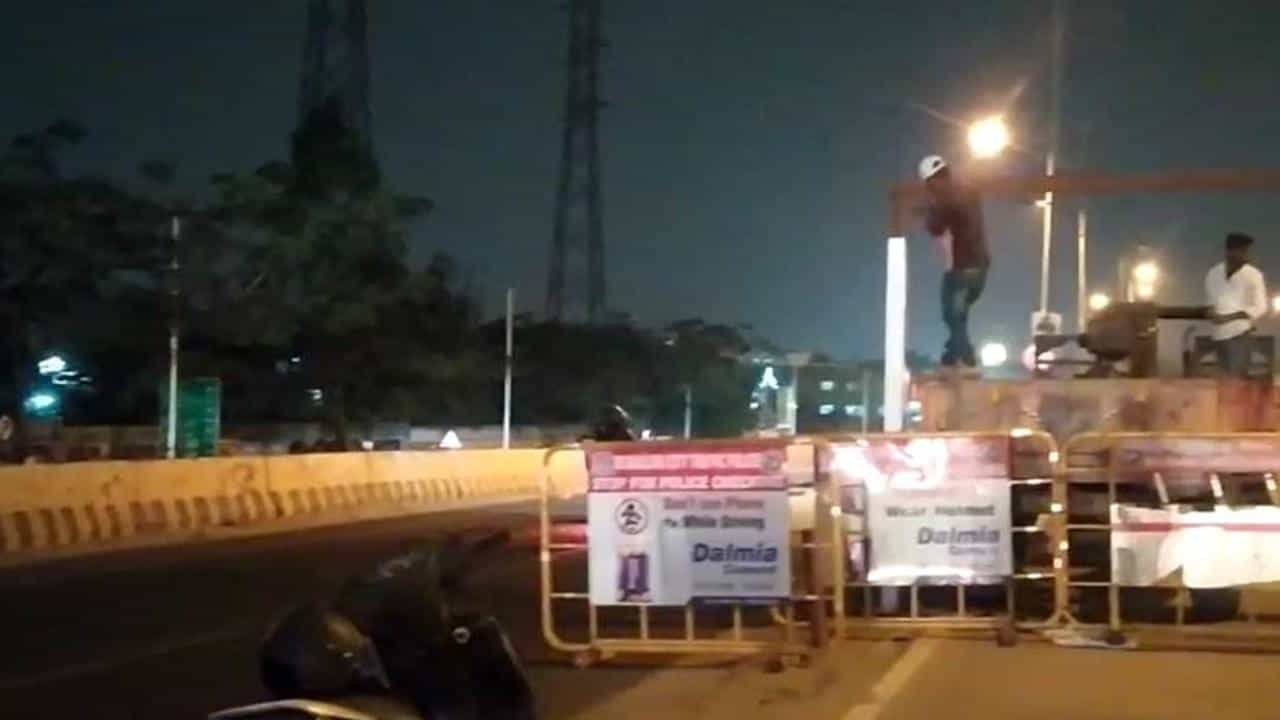 Bengaluru News: ಪೀಣ್ಯ ಫ್ಲೈಓವರ್​ ವಾಹನ ಸಂಚಾರಕ್ಕೆ ಮುಕ್ತ; ಭಾರಿ ವಾಹನಗಳ ಸಂಚಾರಕ್ಕೆ ಮುಂದುವರಿದ ನಿರ್ಬಂಧ