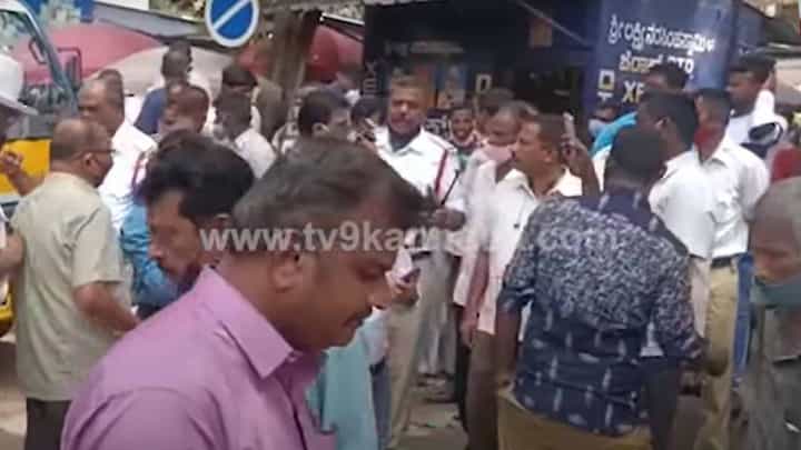 ಟೋಯಿಂಗ್ ಮಾಫಿಯಾ ಕೇವಲ ಬೆಂಗಳೂರು ನಗರಕ್ಕೆ ಮಾತ್ರ ಸೀಮಿತವಾಗಿಲ್ಲ, ತುಮಕೂರಿನಲ್ಲೂ ಅದರ ಬೇರುಗಳು ಕಂಡಿವೆ! ಟೋಯಿಂಗ್ ಮಾಫಿಯಾ ಕೇವಲ ಬೆಂಗಳೂರು ನಗರಕ್ಕೆ ಮಾತ್ರ ಸೀಮಿತವಾಗಿಲ್ಲ, ತುಮಕೂರಿನಲ್ಲೂ ಅದರ ಬೇರುಗಳು ಕಂಡಿವೆ!