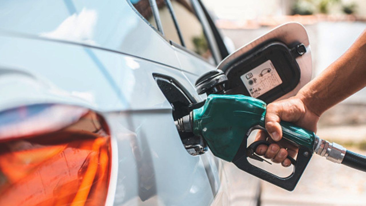 Petrol Price Today: ದೇಶದಲ್ಲಿ ಪೆಟ್ರೋಲ್, ಡೀಸೆಲ್ ಬೆಲೆ ಸ್ಥಿರ; ದೆಹಲಿ, ಬೆಂಗಳೂರು ಸಹಿತ ಇತರ ನಗರಗಳಲ್ಲಿ ದರ ಹೀಗಿದೆ ನೋಡಿ