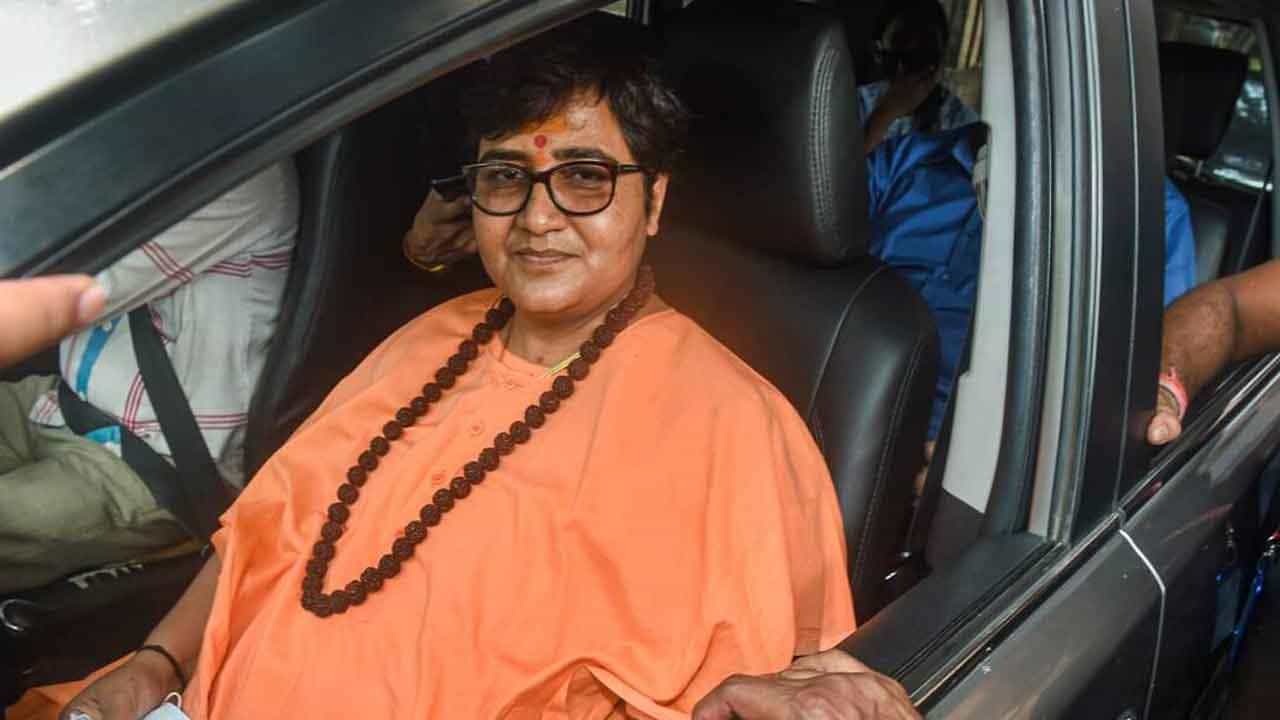 ಹಿಜಾಬ್ ಅಗತ್ಯವಿಲ್ಲ, ಸಾರ್ವಜನಿಕವಾಗಿ ಹಿಜಾಬ್ ಧರಿಸುವುದನ್ನು ಸಹಿಸುವುದಿಲ್ಲ: ಬಿಜೆಪಿ ಸಂಸದೆ ಪ್ರಗ್ಯಾ ಠಾಕೂರ್ ಹಿಜಾಬ್ ಅಗತ್ಯವಿಲ್ಲ, ಸಾರ್ವಜನಿಕವಾಗಿ ಹಿಜಾಬ್ ಧರಿಸುವುದನ್ನು ಸಹಿಸುವುದಿಲ್ಲ: ಬಿಜೆಪಿ ಸಂಸದೆ ಪ್ರಗ್ಯಾ ಠಾಕೂರ್