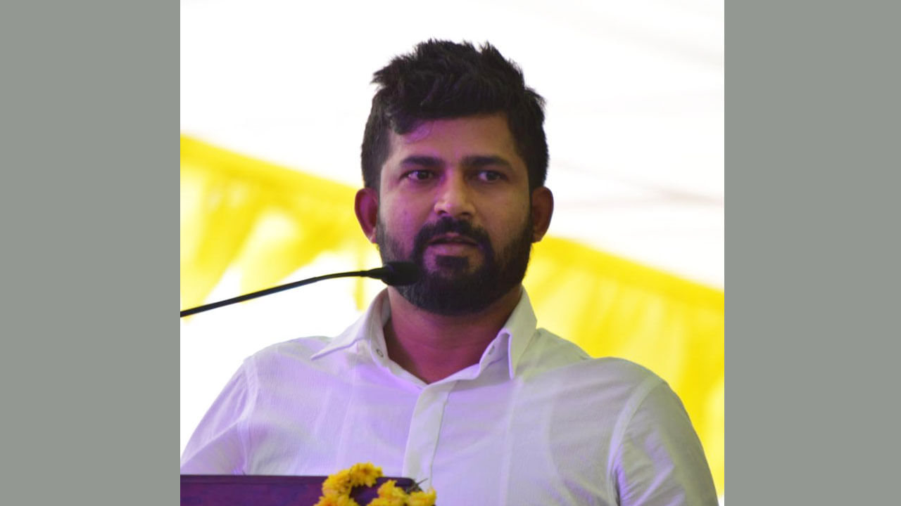 ಸಿದ್ದರಾಮಯ್ಯ 'ಸಿದ್ದ ರಹೀಮ್ ಅಯ್ಯ' ಅಂತಾ ಹೆಸರು ಬದಲಿಸಿಕೊಳ್ಳುತ್ತಾರೆ; ಮೈಸೂರಿನಲ್ಲಿ ಬಿಜೆಪಿ ಸಂಸದ ಪ್ರತಾಪ್ ಸಿಂಹ ಹೇಳಿಕೆ ಸಿದ್ದರಾಮಯ್ಯ 'ಸಿದ್ದ ರಹೀಮ್ ಅಯ್ಯ' ಅಂತಾ ಹೆಸರು ಬದಲಿಸಿಕೊಳ್ಳುತ್ತಾರೆ; ಮೈಸೂರಿನಲ್ಲಿ ಬಿಜೆಪಿ ಸಂಸದ ಪ್ರತಾಪ್ ಸಿಂಹ ಹೇಳಿಕೆ