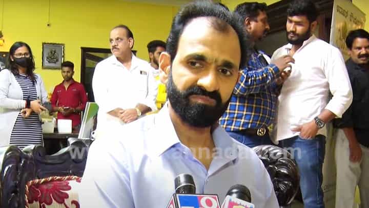 ‘ಜೇಮ್ಸ್ ಚಿತ್ರಕ್ಕೆ ನನ್ನ ಪಾಲಿನ ಡಬ್ಬಿಂಗ್ ಮುಗಿಸಿದ್ದೇನೆ’; ರಾಘವೇಂದ್ರ ರಾಜ್ಕುಮಾರ್ ‘ಜೇಮ್ಸ್ ಚಿತ್ರಕ್ಕೆ ನನ್ನ ಪಾಲಿನ ಡಬ್ಬಿಂಗ್ ಮುಗಿಸಿದ್ದೇನೆ’; ರಾಘವೇಂದ್ರ ರಾಜ್ಕುಮಾರ್