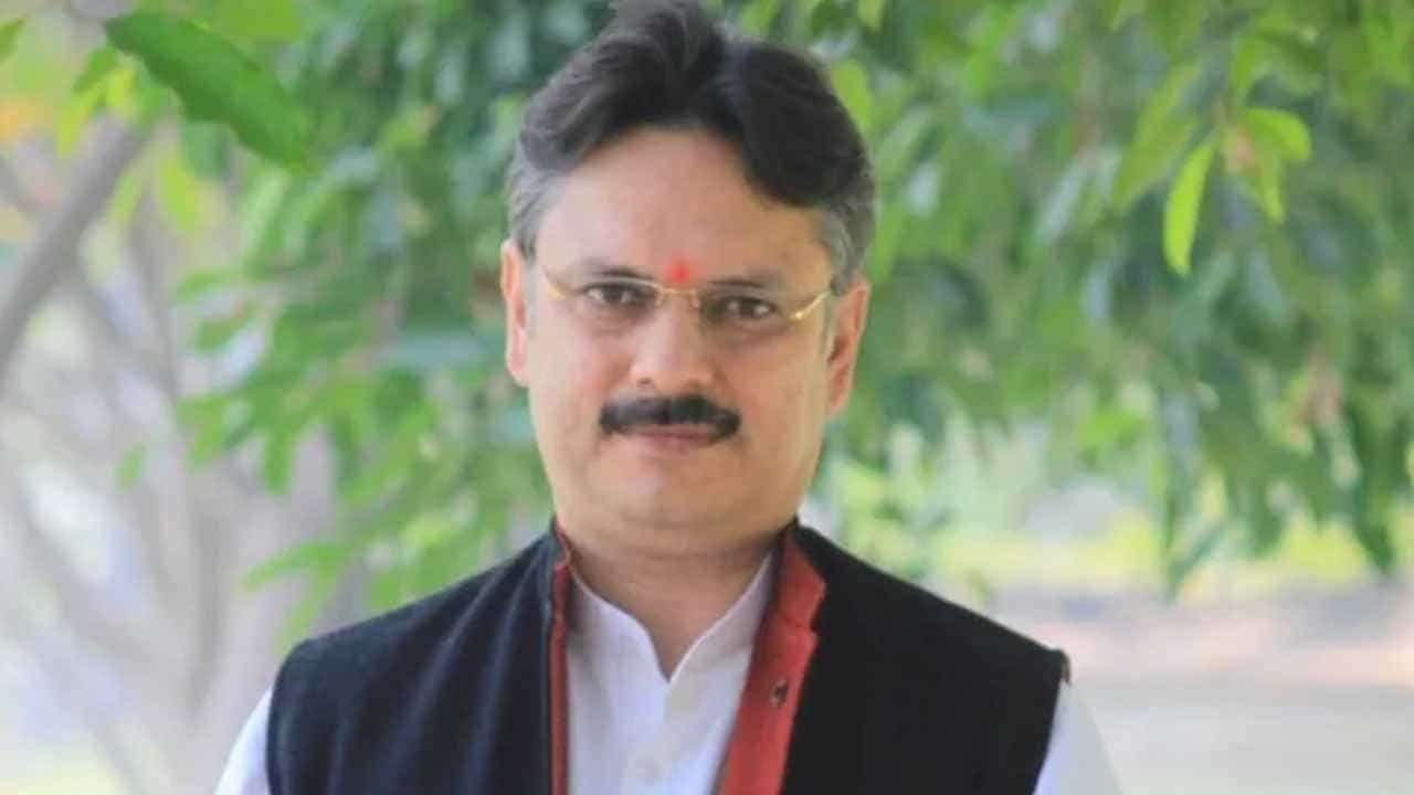 ಸೋಮವಾರದವರೆಗೆ ಇಡಿ ಅಧಿಕಾರಿ, ಮಂಗಳವಾರ ಬಿಜೆಪಿ ಅಭ್ಯರ್ಥಿ; ಯುಪಿ ಚುನಾವಣೆಗೆ ಟಿಕೆಟ್ ಪಡೆದ ರಾಜೇಶ್ವರ್ ಸಿಂಗ್ ಯಾರು? ಸೋಮವಾರದವರೆಗೆ ಇಡಿ ಅಧಿಕಾರಿ, ಮಂಗಳವಾರ ಬಿಜೆಪಿ ಅಭ್ಯರ್ಥಿ; ಯುಪಿ ಚುನಾವಣೆಗೆ ಟಿಕೆಟ್ ಪಡೆದ ರಾಜೇಶ್ವರ್ ಸಿಂಗ್ ಯಾರು?