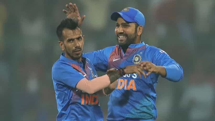 IND vs WI: ಹಲ್ಲು ತೋರಿಸುವುದನ್ನು ಬಿಟ್ಟು ಬೇಗ ಬೌಲಿಂಗ್ ಮಾಡು! ಚಹಲ್ ಕಾಲೆಳೆದ ರೋಹಿತ್; ವಿಡಿಯೋ IND vs WI: ಹಲ್ಲು ತೋರಿಸುವುದನ್ನು ಬಿಟ್ಟು ಬೇಗ ಬೌಲಿಂಗ್ ಮಾಡು! ಚಹಲ್ ಕಾಲೆಳೆದ ರೋಹಿತ್; ವಿಡಿಯೋ