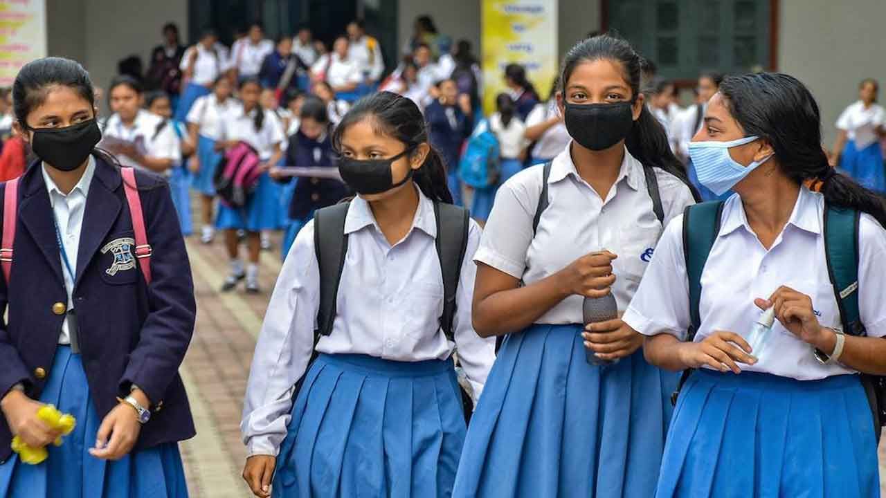 ಮಧ್ಯಪ್ರದೇಶದಲ್ಲಿ ಶಾಲಾ ಮಕ್ಕಳಿಗೆ ಪಠ್ಯಕ್ರಮದಲ್ಲಿ ‘ಆನಂದ’ ವಿಷಯ ಸೇರ್ಪಡೆಗೆ ಸರ್ಕಾರ ನಿರ್ಧಾರ ಮಧ್ಯಪ್ರದೇಶದಲ್ಲಿ ಶಾಲಾ ಮಕ್ಕಳಿಗೆ ಪಠ್ಯಕ್ರಮದಲ್ಲಿ ‘ಆನಂದ’ ವಿಷಯ ಸೇರ್ಪಡೆಗೆ ಸರ್ಕಾರ ನಿರ್ಧಾರ