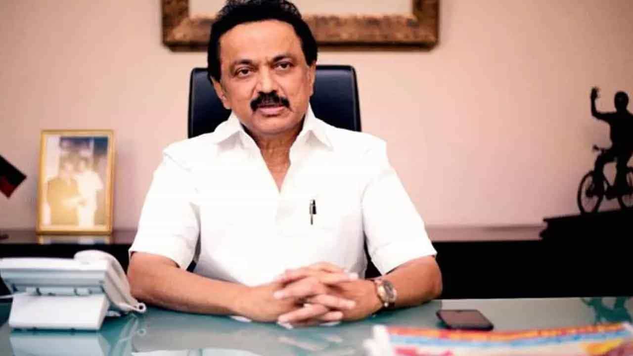 ಅಪಘಾತದಲ್ಲಿ ಗಾಯಗೊಂಡವರಿಗೆ ಸಹಾಯ ಮಾಡಿದವರಿಗೆ 5 ಸಾವಿರ ರೂ.ನಗದು ನೀಡುವುದಾಗಿ ತಮಿಳುನಾಡು ಸಿಎಂ ಘೋಷಣೆ