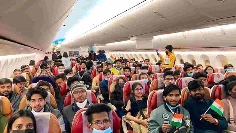 Ukraine Crisis: ಉಕ್ರೇನ್ನಿಂದ ಕನ್ನಡಿಗರ ಏರ್ಲಿಫ್ಟ್; ರಾತ್ರಿ 8 ಗಂಟೆಯವರೆಗೆ 30 ಕನ್ನಡಿಗ ವಿದ್ಯಾರ್ಥಿಗಳ ಆಗಮನ