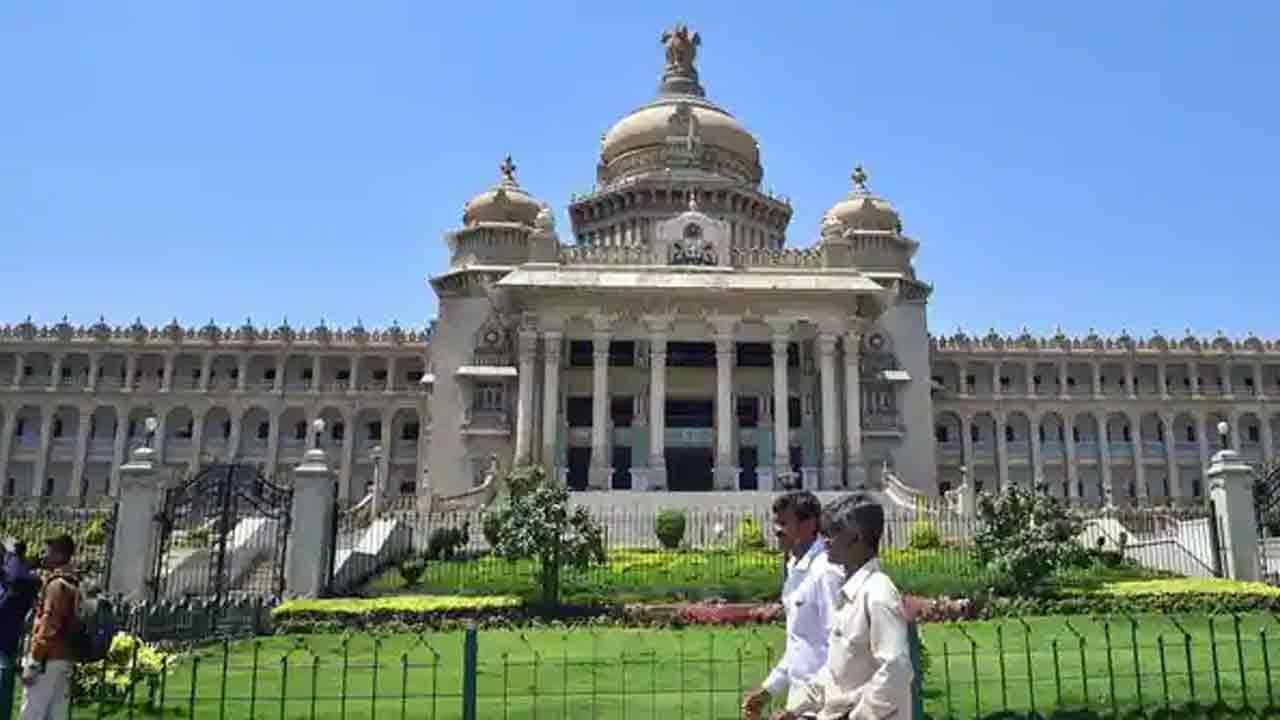 ಹಿಂದೂ ಪರ ಸಂಘಟನೆಗಳ ಹೋರಾಟಕ್ಕೆ ಮಣಿದ ಸರ್ಕಾರ; ಲೌಡ್​ಸ್ಪೀಕರ್ ವಿಚಾರದಲ್ಲಿ ರಾಜ್ಯ ಸರ್ಕಾರ ಮಹತ್ವದ ತೀರ್ಮಾನ