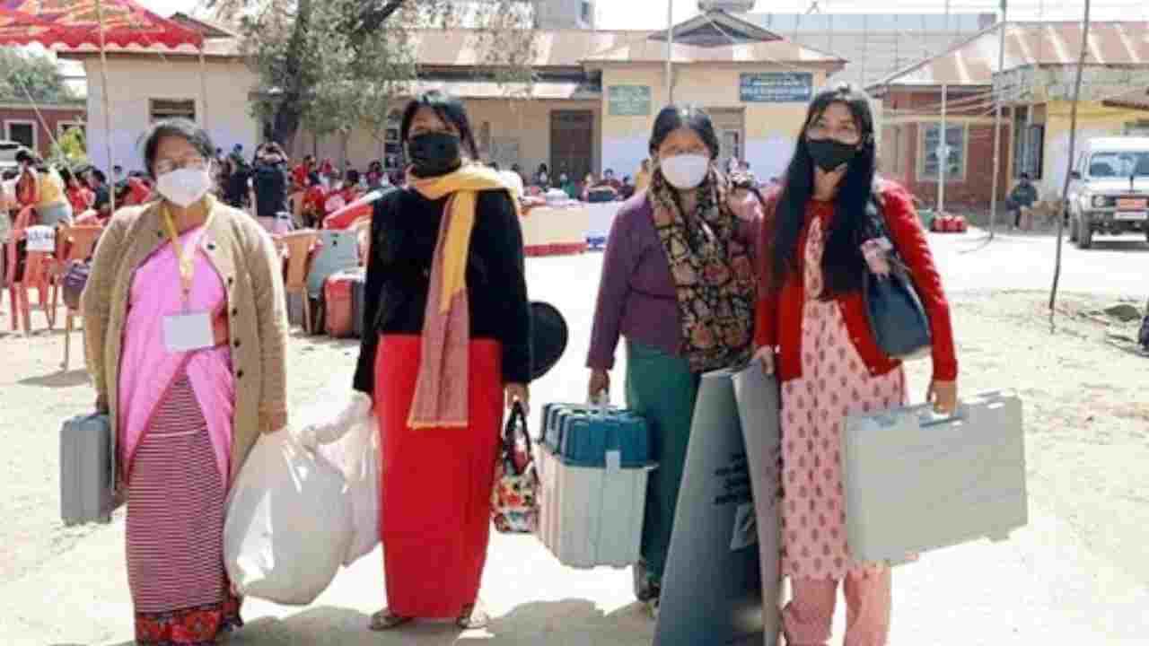 Manipur Assembly Polls: ಮಣಿಪುರದಲ್ಲಿ ವಿಧಾನಸಭೆ ಚುನಾವಣೆ ಮೊದಲ ಹಂತದ ಮತದಾನ ಇಂದು; 173 ಅಭ್ಯರ್ಥಿಗಳ ಅದೃಷ್ಟ ಪರೀಕ್ಷೆ Manipur Assembly Polls: ಮಣಿಪುರದಲ್ಲಿ ವಿಧಾನಸಭೆ ಚುನಾವಣೆ ಮೊದಲ ಹಂತದ ಮತದಾನ ಇಂದು; 173 ಅಭ್ಯರ್ಥಿಗಳ ಅದೃಷ್ಟ ಪರೀಕ್ಷೆ