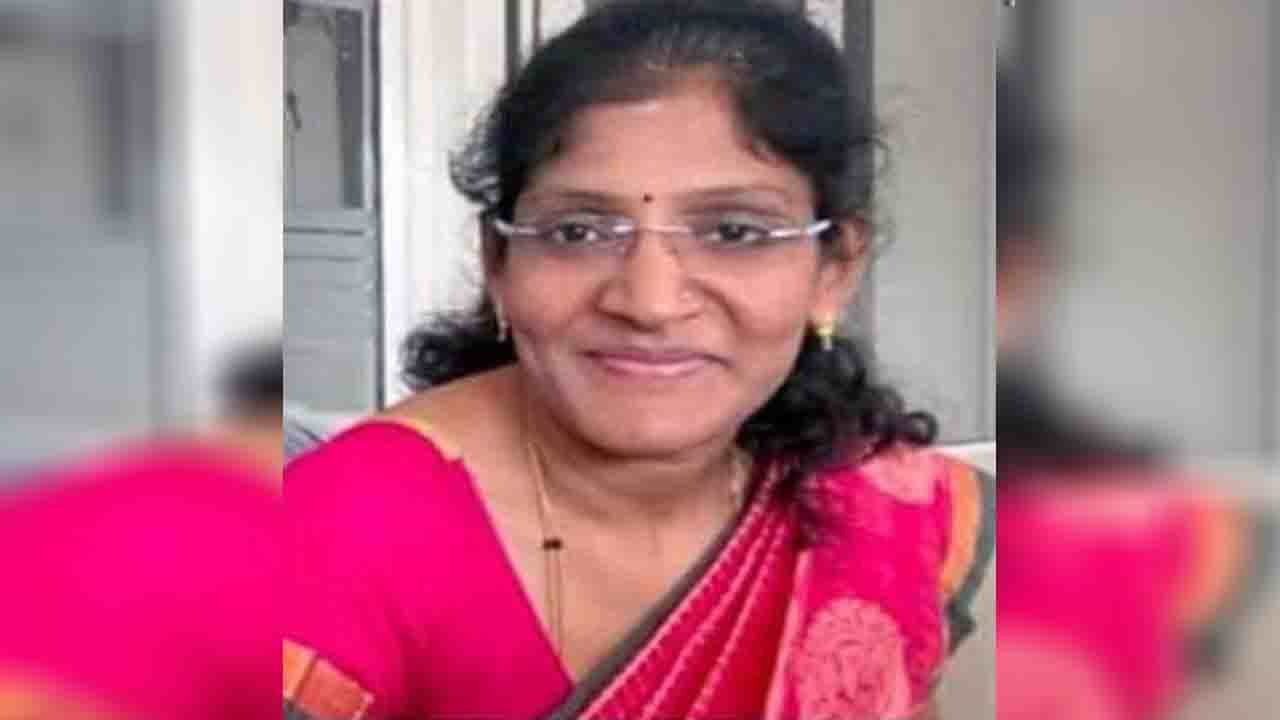 ಪತಿ-ಪುತ್ರಿ ಆಚೆ ಹೋಗಿದ್ದ ವೇಳೆ ಸೀಮೆ ಎಣ್ಣೆ ಸುರಿದುಕೊಂಡು ಆತ್ಮಹತ್ಯೆ ಮಾಡಿಕೊಂಡ ಪತ್ನಿ, ಇದೇ ವೇಳೆ ಮತ್ತೋರ್ವ ಪುತ್ರಿಗೂ ತಗುಲಿದ ಬೆಂಕಿ ಪತಿ-ಪುತ್ರಿ ಆಚೆ ಹೋಗಿದ್ದ ವೇಳೆ ಸೀಮೆ ಎಣ್ಣೆ ಸುರಿದುಕೊಂಡು ಆತ್ಮಹತ್ಯೆ ಮಾಡಿಕೊಂಡ ಪತ್ನಿ, ಇದೇ ವೇಳೆ ಮತ್ತೋರ್ವ ಪುತ್ರಿಗೂ ತಗುಲಿದ ಬೆಂಕಿ