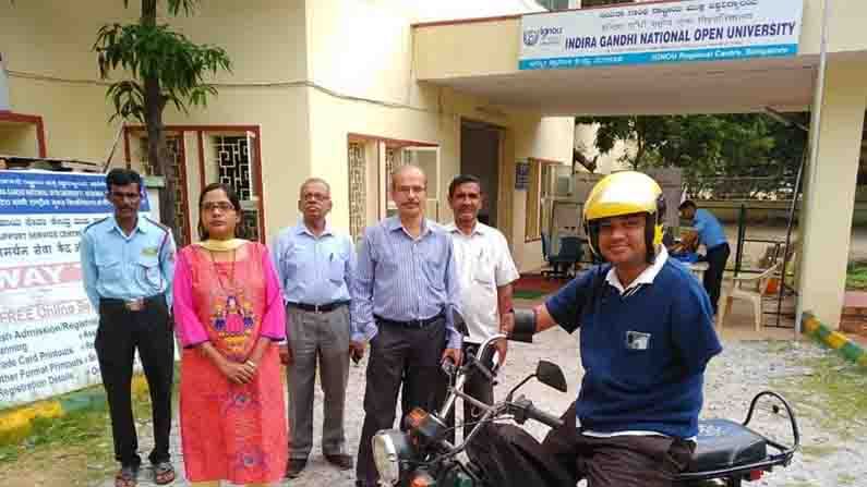 Haadiye Torida Haadi column Tow Wheeler Rider Without Tow Hands Subojit Bhattacharya by Citizen Journalist Jyothi S