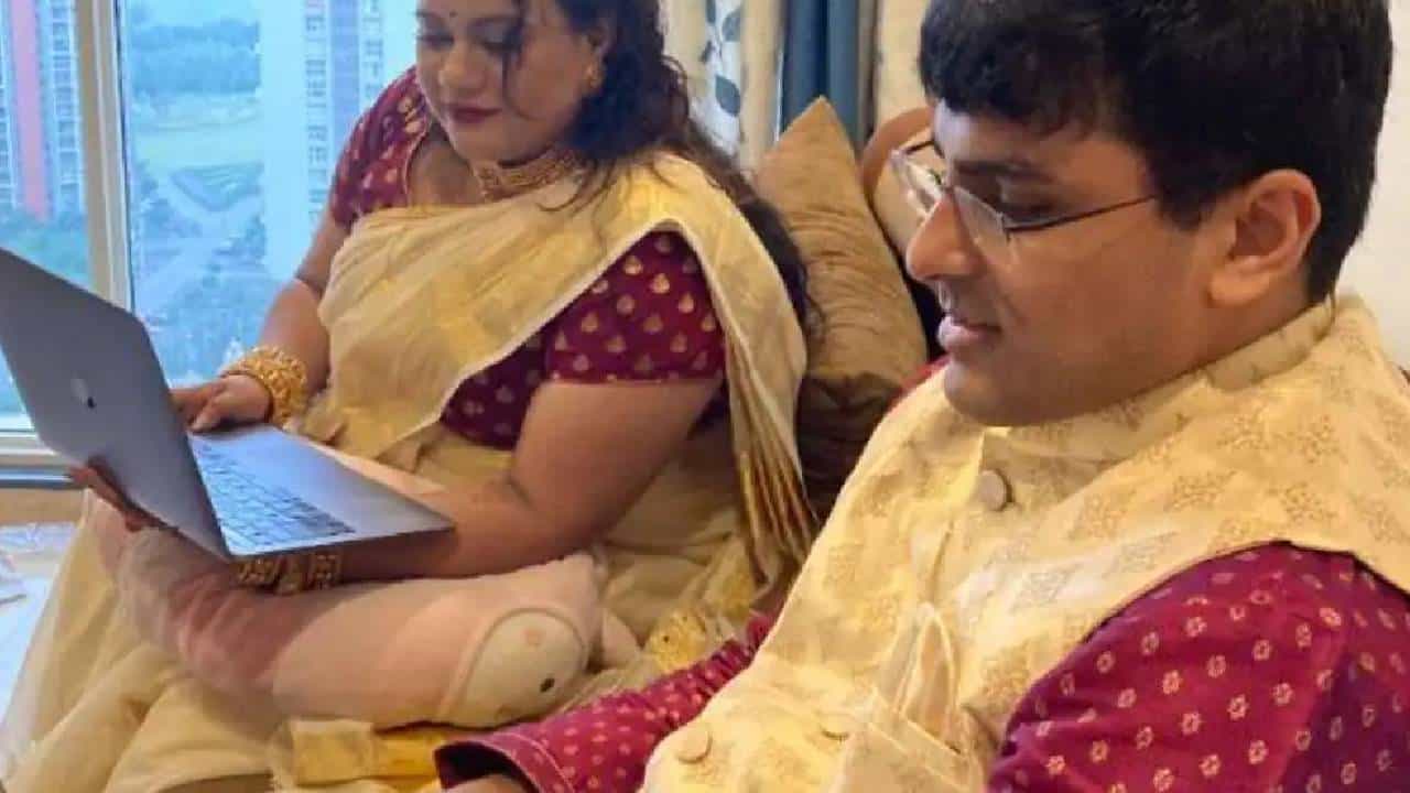 ಬ್ಲಾಕ್ಚೈನ್ ತಂತ್ರಜ್ಞಾನದ ಮೂಲಕ ಮದುವೆಯಾದ ದಂಪತಿ; ಭಾರತದಲ್ಲಿ ಇದು ಮೊದಲ ಟೆಕ್ನಾಲಜಿಕಲ್ ಮದುವೆ ಬ್ಲಾಕ್ಚೈನ್ ತಂತ್ರಜ್ಞಾನದ ಮೂಲಕ ಮದುವೆಯಾದ ದಂಪತಿ; ಭಾರತದಲ್ಲಿ ಇದು ಮೊದಲ ಟೆಕ್ನಾಲಜಿಕಲ್ ಮದುವೆ
