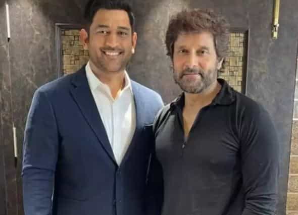 ಎಂ.ಎಸ್ ಧೋನಿಯನ್ನು ಭೇಟಿಯಾದ ನಟ ಚಿಯಾನ್ ವಿಕ್ರಮ್; ಫೋಟೋ ನೋಡಿ ಸಂತಸಗೊಂಡ ಅಭಿಮಾನಿಗಳು