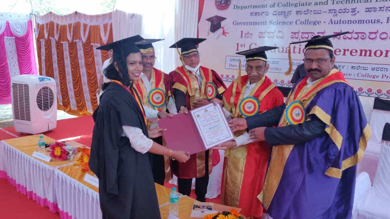 ಸರ್ಕಾರಿ ವಿಜ್ಞಾನ ಕಾಲೇಜಿನಲ್ಲಿ ಪದವಿ ಪ್ರದಾನ ಕಾರ್ಯಕ್ರಮ; ಇಸ್ರೋದ ವಿಶ್ರಾಂತ ಅಧ್ಯಕ್ಷ ಡಾ.ಕಿರಣ್ ಕುಮಾರ್ ಭಾಗಿ ಸರ್ಕಾರಿ ವಿಜ್ಞಾನ ಕಾಲೇಜಿನಲ್ಲಿ ಪದವಿ ಪ್ರದಾನ ಕಾರ್ಯಕ್ರಮ; ಇಸ್ರೋದ ವಿಶ್ರಾಂತ ಅಧ್ಯಕ್ಷ ಡಾ.ಕಿರಣ್ ಕುಮಾರ್ ಭಾಗಿ