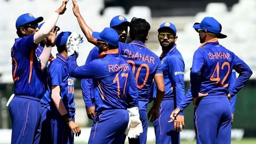 IND vs WI: ಎರಡನೇ ಏಕದಿನ ಪಂದ್ಯಕ್ಕೆ ಇಶಾನ್ ಡೌಟ್.. ರೋಹಿತ್ ಜೊತೆ ಇನ್ನಿಂಗ್ಸ್ ಆರಂಭಿಸುವವರು ಯಾರು? IND vs WI: ಎರಡನೇ ಏಕದಿನ ಪಂದ್ಯಕ್ಕೆ ಇಶಾನ್ ಡೌಟ್.. ರೋಹಿತ್ ಜೊತೆ ಇನ್ನಿಂಗ್ಸ್ ಆರಂಭಿಸುವವರು ಯಾರು?