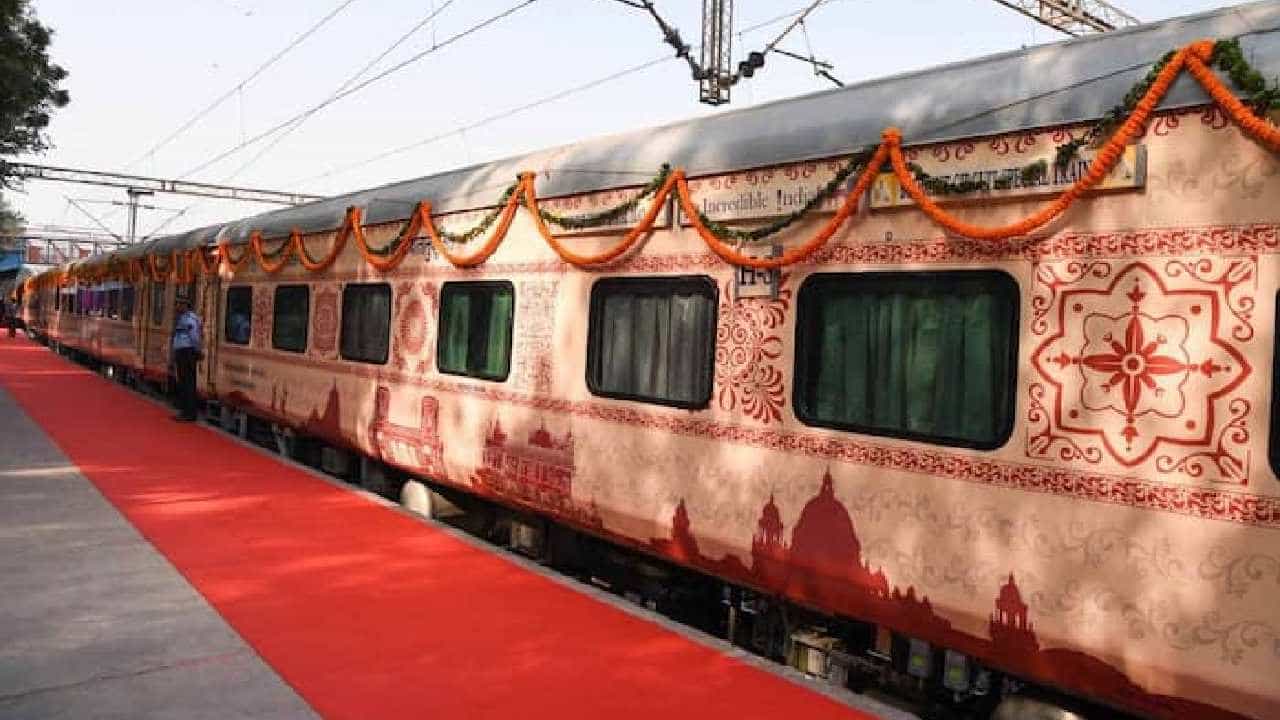 Shri Ramayana Yatra Train: ಭಾರತೀಯ ರೈಲ್ವೆ ಇಲಾಖೆಯಿಂದ ಶ್ರೀ ರಾಮಾಯಣ ಯಾತ್ರಾ ರೈಲು ಸಂಚಾರ ಆರಂಭ Shri Ramayana Yatra Train: ಭಾರತೀಯ ರೈಲ್ವೆ ಇಲಾಖೆಯಿಂದ ಶ್ರೀ ರಾಮಾಯಣ ಯಾತ್ರಾ ರೈಲು ಸಂಚಾರ ಆರಂಭ