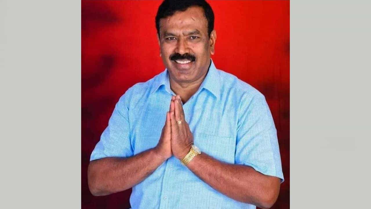 ತುಮಕೂರು: ಮಾಜಿ ಪೊಲೀಸ್ ಅಧಿಕಾರಿ ಲೋಕೇಶ್ವರ್ ಕಾಂಗ್ರೆಸ್ ಸೇರ್ಪಡೆ ತುಮಕೂರು: ಮಾಜಿ ಪೊಲೀಸ್ ಅಧಿಕಾರಿ ಲೋಕೇಶ್ವರ್ ಕಾಂಗ್ರೆಸ್ ಸೇರ್ಪಡೆ
