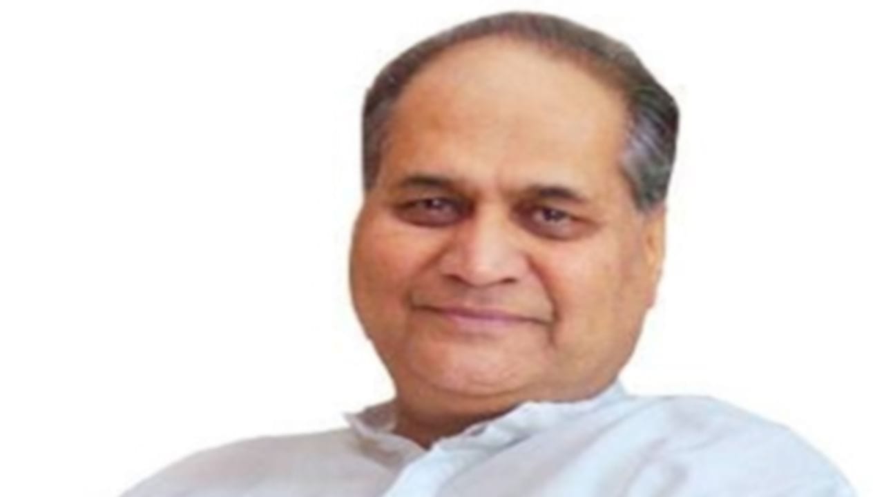 Rahul Bajaj 1938- 2022: ಭಾರತದ ಉದ್ಯಮಿಗಳ ಪೈಕಿ ಸೆಲೆಬ್ರಿಟಿ ಸ್ಥಾನಕ್ಕೇರಿದ ಕೆಲ ಮಂದಿಯಲ್ಲಿ ರಾಹುಲ್ ಬಜಾಜ್ ಕೂಡ ಒಬ್ಬರು Rahul Bajaj 1938- 2022: ಭಾರತದ ಉದ್ಯಮಿಗಳ ಪೈಕಿ ಸೆಲೆಬ್ರಿಟಿ ಸ್ಥಾನಕ್ಕೇರಿದ ಕೆಲ ಮಂದಿಯಲ್ಲಿ ರಾಹುಲ್ ಬಜಾಜ್ ಕೂಡ ಒಬ್ಬರು