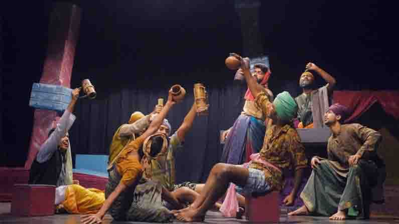 Ankaparade Bettale Arasana Raajarahasya Play by Kusuma Ayarahalli Directed by Mandya Ramesh Natana