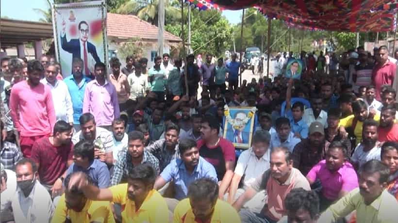 ಕಾಡಾನೆ ದಾಳಿ ಪ್ರಕರಣ; ಸ್ಥಳಕ್ಕೆ ಸಿಎಂ ಬರೋವರೆಗೂ ಮೃತದೇಹ ತೆಗೆಯಲ್ಲವೆಂದು ಪಟ್ಟು ಹಿಡಿದ ಗ್ರಾಮಸ್ಥರು
