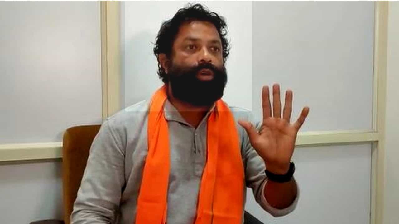 ಸಿದ್ದರಾಮಯ್ಯನವರೇ, ತಲವಾರು ಹಿಡಿದು ಹಟ್ಟಿಗೆ ನುಗ್ಗಿ ಗೋಕಳ್ಳತನ ಮಾಡಲಾಗ್ತಿತ್ತು; ಆಗ ಯಾಕೆ ಮೌನವಾಗಿದ್ದಿರಿ? ಭಜರಂಗದಳ ಪ್ರಶ್ನೆ ಸಿದ್ದರಾಮಯ್ಯನವರೇ, ತಲವಾರು ಹಿಡಿದು ಹಟ್ಟಿಗೆ ನುಗ್ಗಿ ಗೋಕಳ್ಳತನ ಮಾಡಲಾಗ್ತಿತ್ತು; ಆಗ ಯಾಕೆ ಮೌನವಾಗಿದ್ದಿರಿ? ಭಜರಂಗದಳ ಪ್ರಶ್ನೆ
