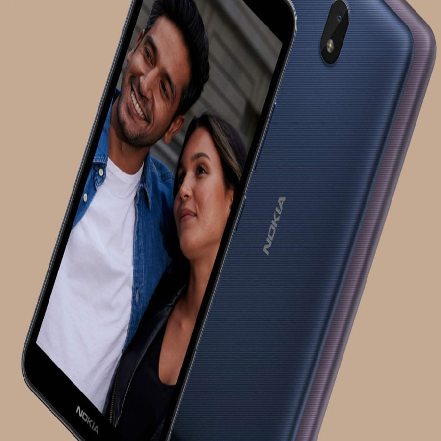 ನೋಕಿಯಾ ಸಿ01 ಪ್ಲಸ್ (Nokia C01 Plus) ಸ್ಮಾರ್ಟ್ ಫೋನ್ 720-1440 ರೆಸಲ್ಯೂಶನ್ ಮತ್ತು 18:9 ಆಕಾರ ಅನುಪಾತದೊಂದಿಗೆ 5.45-ಇಂಚಿನ ಡಿಸ್ ಪ್ಲೇಯನ್ನು ಹೊಂದಿದ್ದು, ಮೇಲ್ಭಾಗ ಮತ್ತು ಕೆಳಭಾಗದಲ್ಲಿ ಗಣನೀಯ ಬೆಜೆಲ್ ಗಳನ್ನು ಹೊಂದಿದೆ.