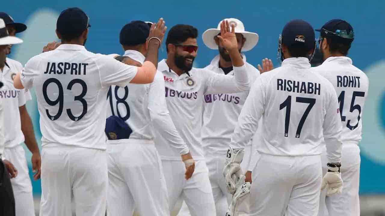 IND vs SL: 222 ರನ್ಗಳಿಂದ ಸೋತ ಶ್ರೀಲಂಕಾ! ಕೊಹ್ಲಿಗೆ ಗೆಲುವಿನ ಗಿಫ್ಟ್ ಕೊಟ್ಟ ಟೀಂ ಇಂಡಿಯಾ IND vs SL: 222 ರನ್ಗಳಿಂದ ಸೋತ ಶ್ರೀಲಂಕಾ! ಕೊಹ್ಲಿಗೆ ಗೆಲುವಿನ ಗಿಫ್ಟ್ ಕೊಟ್ಟ ಟೀಂ ಇಂಡಿಯಾ
