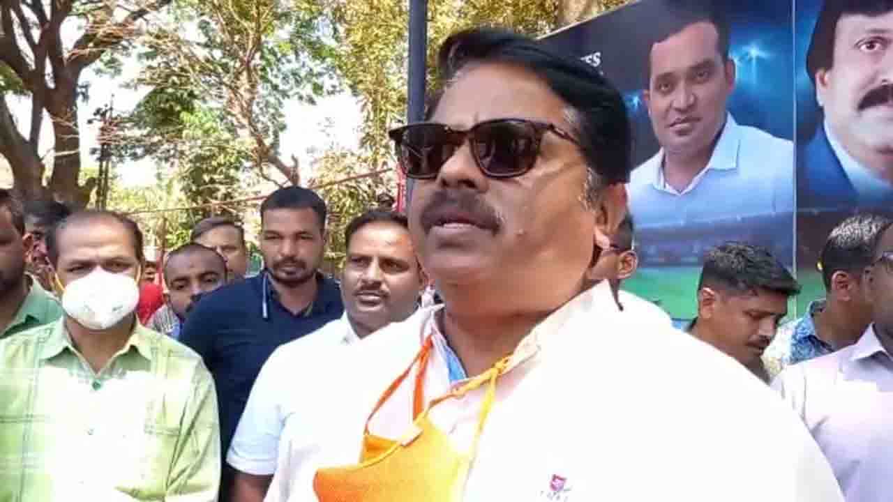 ಪ್ರತಿಯೊಂದು ವಾರ್ಡ್ನಲ್ಲಿ ನೂರಾರು ಮಂದಿಗೆ ‘ದಿ ಕಾಶ್ಮೀರ್ ಫೈಲ್ಸ್’ ಫ್ರೀ ಟಿಕೆಟ್ ನೀಡಲು ಮುಂದಾದ ಬಿಜೆಪಿ ಶಾಸಕ ಅಭಯ್ ಪಾಟೀಲ್ ಪ್ರತಿಯೊಂದು ವಾರ್ಡ್ನಲ್ಲಿ ನೂರಾರು ಮಂದಿಗೆ ‘ದಿ ಕಾಶ್ಮೀರ್ ಫೈಲ್ಸ್’ ಫ್ರೀ ಟಿಕೆಟ್ ನೀಡಲು ಮುಂದಾದ ಬಿಜೆಪಿ ಶಾಸಕ ಅಭಯ್ ಪಾಟೀಲ್