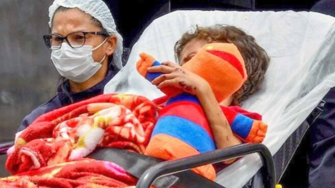 ಅಮೇಜಾನ್ ಮಳೆಕಾಡಿನಲ್ಲಿ ಕಳೆದು ಹೋಗಿದ್ದ ಬಾಲಕರು 25 ದಿನಗಳ ನಂತರ ಪತ್ತೆ; ಕೈಕಾಲ ಮೇಲೆಲ್ಲ ಗಾಯ, ಹಸಿವಿನ ಸಂಕಟ ಅಮೇಜಾನ್ ಮಳೆಕಾಡಿನಲ್ಲಿ ಕಳೆದು ಹೋಗಿದ್ದ ಬಾಲಕರು 25 ದಿನಗಳ ನಂತರ ಪತ್ತೆ; ಕೈಕಾಲ ಮೇಲೆಲ್ಲ ಗಾಯ, ಹಸಿವಿನ ಸಂಕಟ