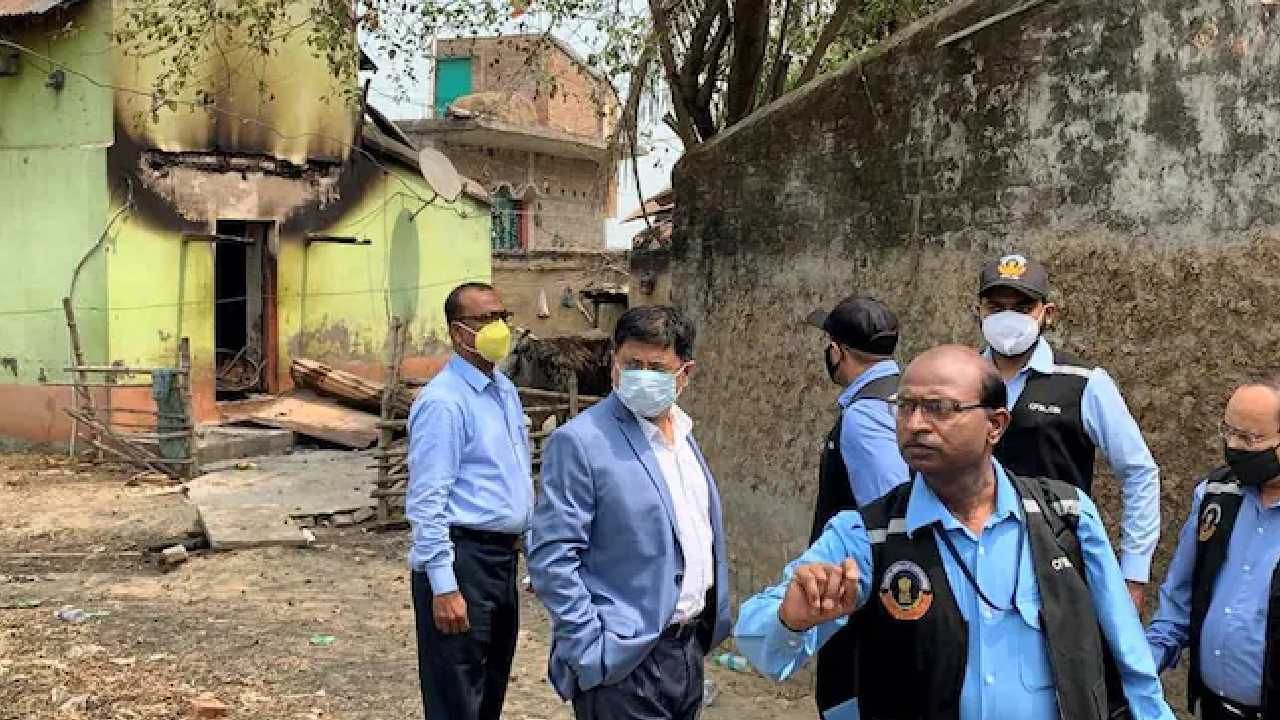 ಬಿರ್ಭೂಮ್ ಹಿಂಸಾಚಾರ; ತನಿಖೆ ಪ್ರಾರಂಭಿಸಿದ ಸಿಬಿಐನಿಂದ ಎಫ್ಐಆರ್ ದಾಖಲು, 21 ಜನರ ಹೆಸರು ಉಲ್ಲೇಖ ಬಿರ್ಭೂಮ್ ಹಿಂಸಾಚಾರ; ತನಿಖೆ ಪ್ರಾರಂಭಿಸಿದ ಸಿಬಿಐನಿಂದ ಎಫ್ಐಆರ್ ದಾಖಲು, 21 ಜನರ ಹೆಸರು ಉಲ್ಲೇಖ