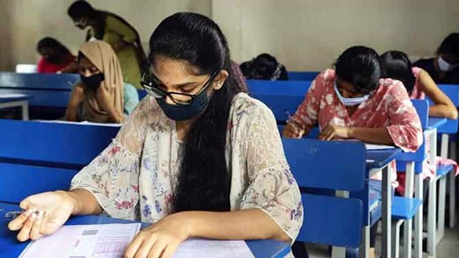 PU Exams: ಯಾವ ಅಪರಾಧಕ್ಕಾಗಿ ಕ್ರಿಮಿನಲ್ ಕೇಸ್ ಹಾಕ್ತೀರಿ; ಉಡುಪಿಯ ಆಲಿಯಾ ಅಸಾದಿ ಟ್ವೀಟ್