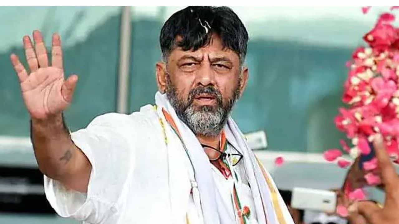 ಗೋವಾದಲ್ಲಿ ನಿಮ್ಮ ನೇತೃತ್ವದಲ್ಲಿ ಸರ್ಕಾರ ರಚನೆಯಾಗುತ್ತಾ? ಉಸ್ತುವಾರಿ ನಾಯಕ ಡಿ.ಕೆ. ಶಿವಕುಮಾರ್ ಏನಂದರು? ಗೋವಾದಲ್ಲಿ ನಿಮ್ಮ ನೇತೃತ್ವದಲ್ಲಿ ಸರ್ಕಾರ ರಚನೆಯಾಗುತ್ತಾ? ಉಸ್ತುವಾರಿ ನಾಯಕ ಡಿ.ಕೆ. ಶಿವಕುಮಾರ್ ಏನಂದರು?