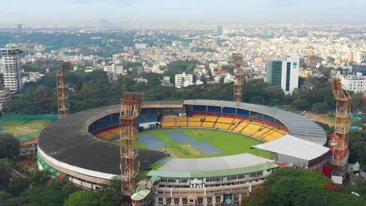IND vs SL: ಬೆಂಗಳೂರಿನಲ್ಲಿ 2ನೇ ಟೆಸ್ಟ್ ಪಂದ್ಯ; KSCA ಸ್ಟೇಡಿಯಂ ಸುತ್ತಮುತ್ತಲಿನ ರಸ್ತೆಗಳಲ್ಲಿ ಸಂಚಾರ ನಿರ್ಬಂಧ IND vs SL: ಬೆಂಗಳೂರಿನಲ್ಲಿ 2ನೇ ಟೆಸ್ಟ್ ಪಂದ್ಯ; KSCA ಸ್ಟೇಡಿಯಂ ಸುತ್ತಮುತ್ತಲಿನ ರಸ್ತೆಗಳಲ್ಲಿ ಸಂಚಾರ ನಿರ್ಬಂಧ