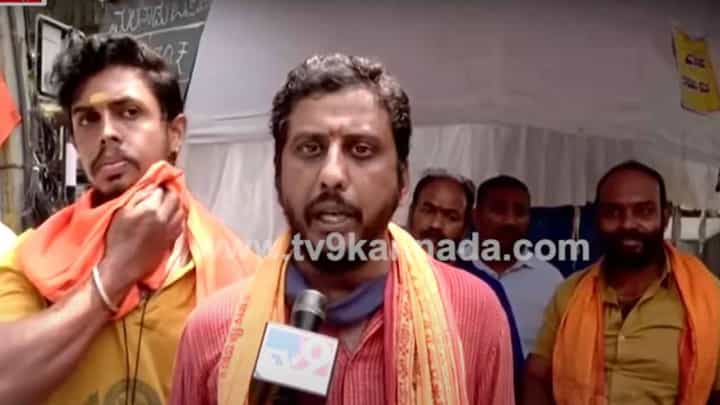 ಹಿಂದೂ ಜಾತ್ರೆಗಳು ಇನ್ನು ಹಿಂದೂಗಳಿಂದ, ಹಿಂದೂಗಳಿಗೋಸ್ಕರ ಮತ್ತು ಹಿಂದೂಗಳಿಗೆ ಮಾತ್ರ: ಹಿಂದೂ ಕಾರ್ಯಕರ್ತರು ಹಿಂದೂ ಜಾತ್ರೆಗಳು ಇನ್ನು ಹಿಂದೂಗಳಿಂದ, ಹಿಂದೂಗಳಿಗೋಸ್ಕರ ಮತ್ತು ಹಿಂದೂಗಳಿಗೆ ಮಾತ್ರ: ಹಿಂದೂ ಕಾರ್ಯಕರ್ತರು